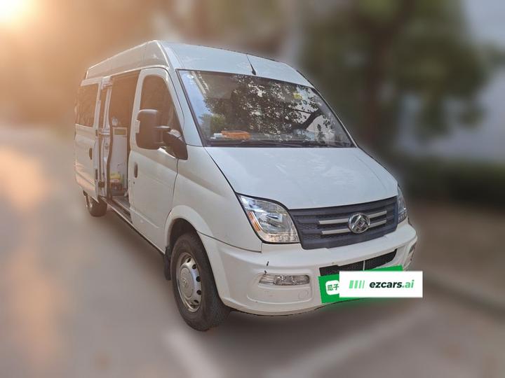MAXUS V80 2021 2.0T MT Classic 127PS Medium Wheelbase 6/7/8/9-Seater photo 3