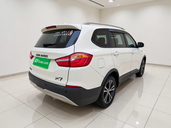 SWM X7 2020 2.0L MT Champion 7-Seater photo 6