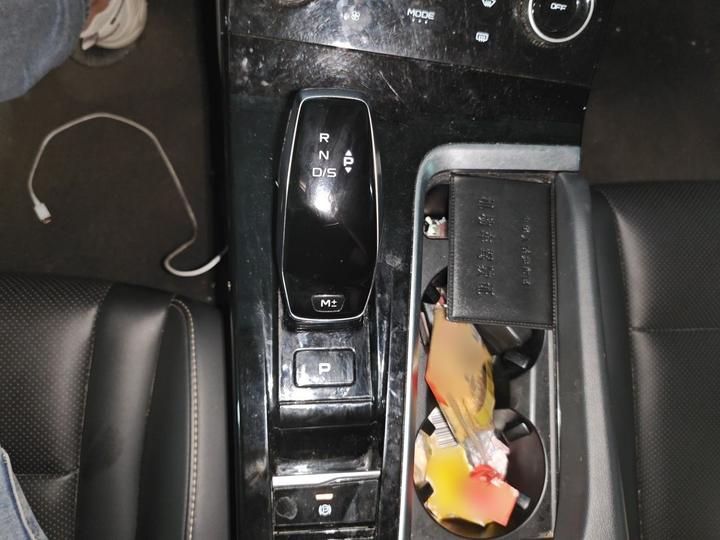 Bestune B70 2023 3rd Gen 1.5T AT photo 6