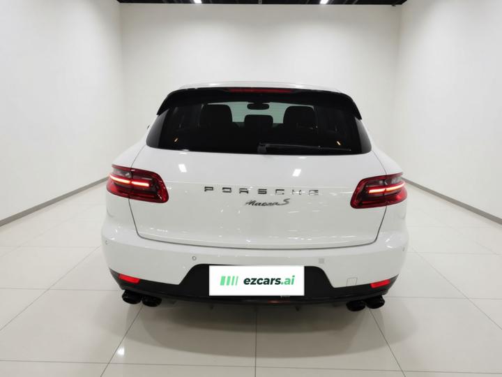 2017 Macan 2.0T photo 5