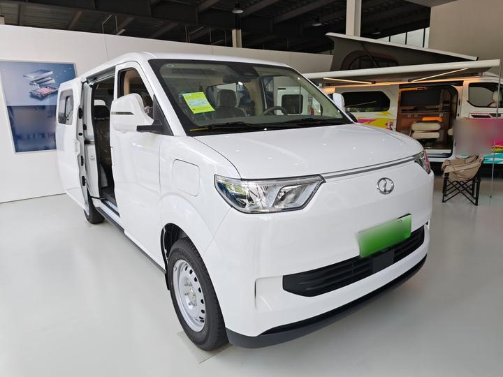 Ruichi EV EC75 2027 Pro Pioneer Ⅰ 9-Seater photo 2