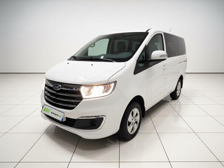 Refine M3 2025 1.8L MT Comfort 7/8-Seater