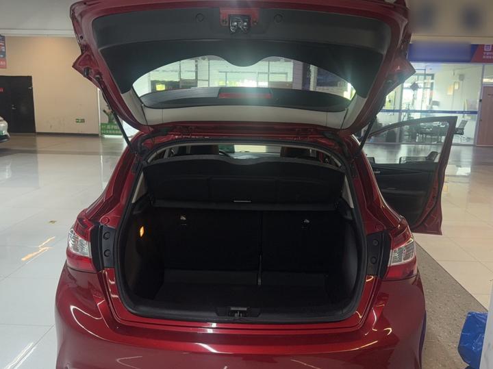 Tiida 2016 1.6L CVT photo 8