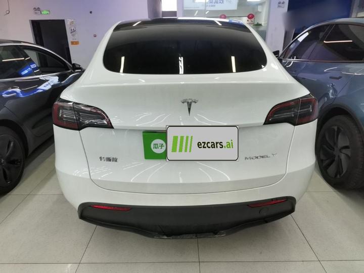 Model Y 2024 RWD photo 5