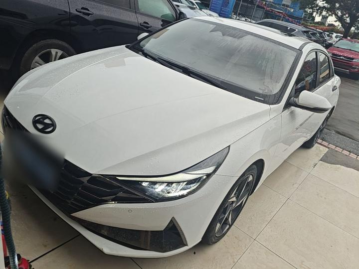 Elantra 2022 1.5L CVT LUX Premium