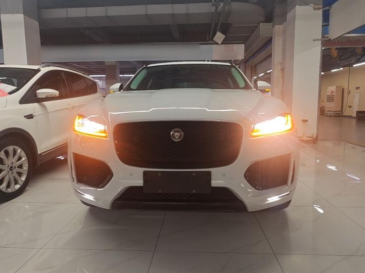 F-PACE 2020 2.0T photo 2