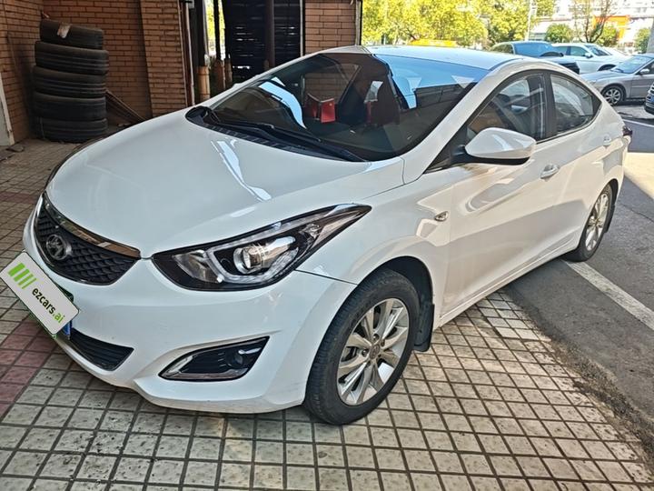 Elantra 2016 1.6L AT Smart