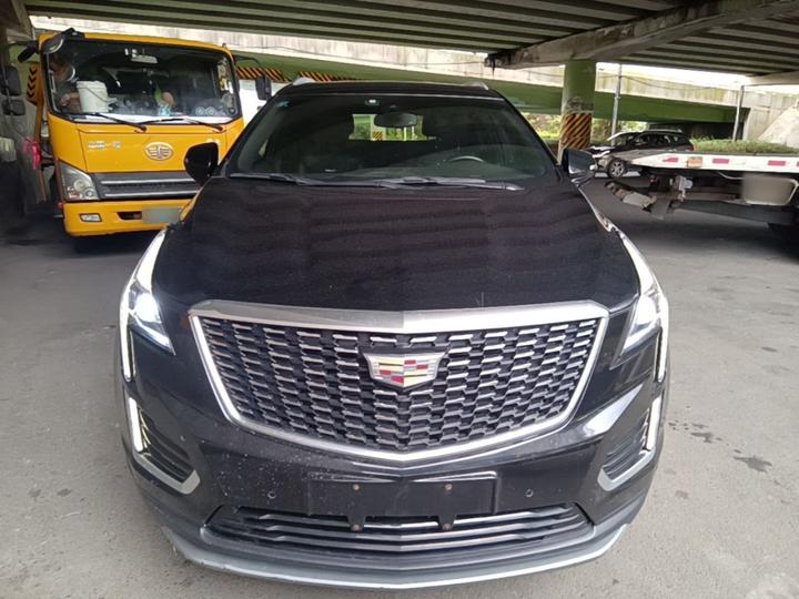 XT5 2021 28T Luxury photo 2