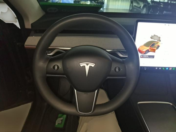 Model Y 2023 RWD photo 2