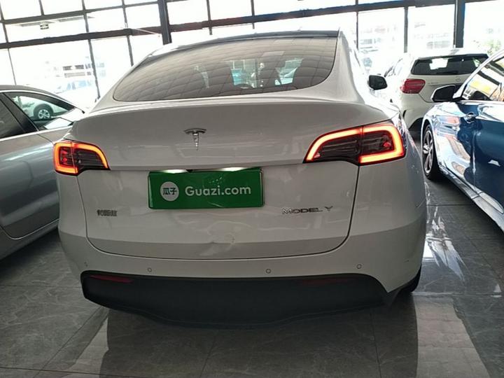 Model Y 2021 Standard Range RWD photo 3
