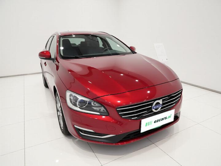V60 2015 T5 photo 2