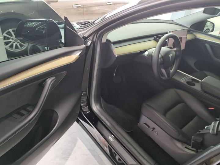 Model Y 2022 Facelift RWD photo 3