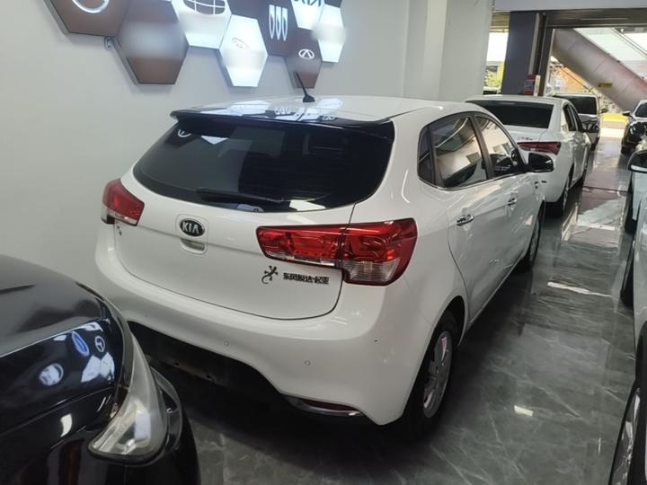 K2 2015 Hatchback 1.4L AT GLS photo 4