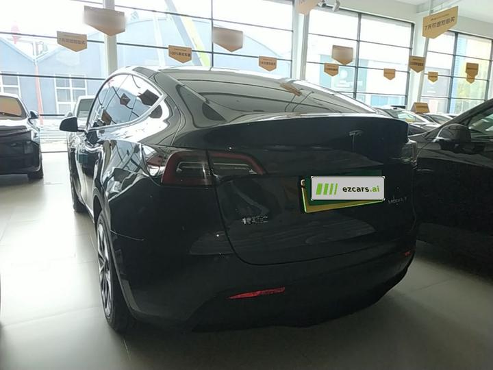 Model Y 2024 RWD photo 4