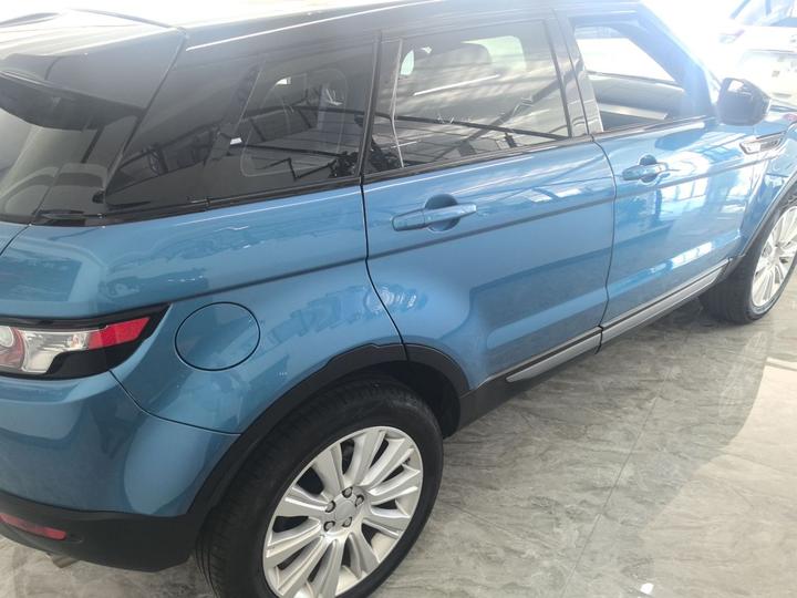 Range Rover Evoque 2015 2.0T 5-Door photo 4