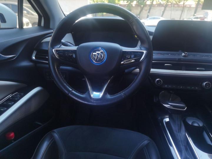 6 2020 PHEV photo 7