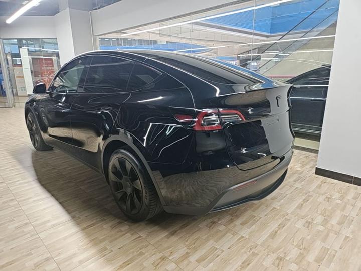 Model Y 2022 Facelift RWD photo 4