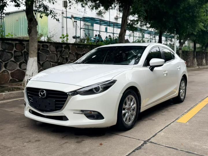 3 Axela 2017 Sedan 1.5L AT Luxury China V
