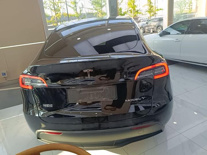 Model Y 2022 RWD photo 3