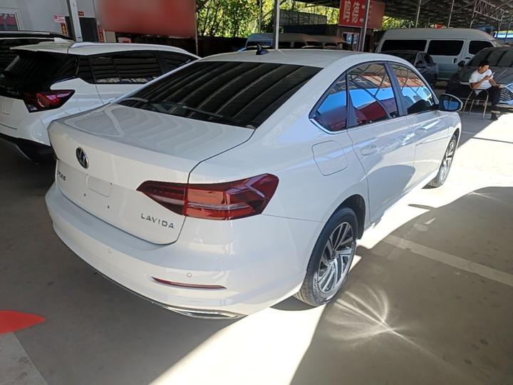 Lavida 2022 1.5L AT photo 4