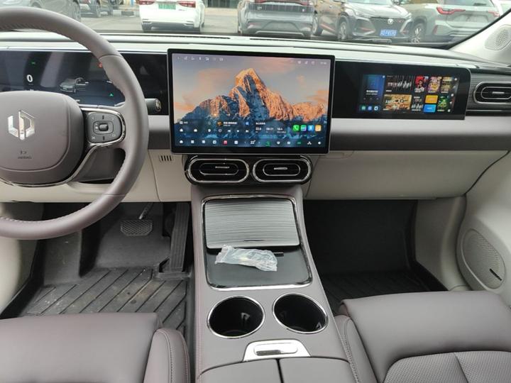 Leapmotor C11 2024 EV 580 Exclusive photo 8