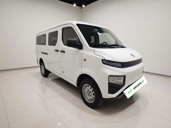 Jinbei E6 2026 Standard 6-Seater photo 3