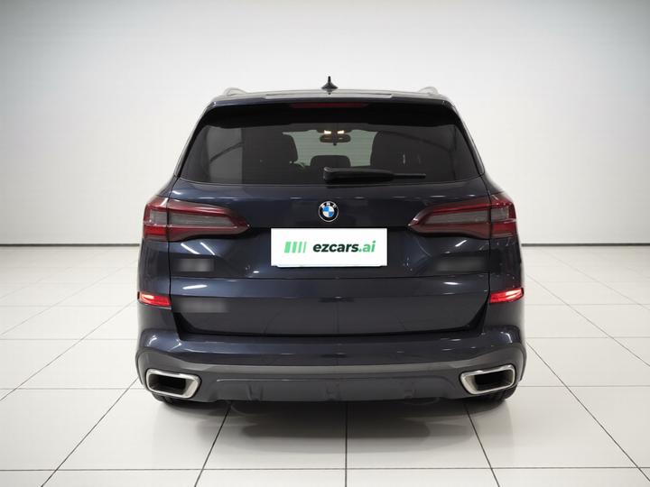 X5 2022 Facelift xDrive 30Li Exclusive M Sport Package photo 5