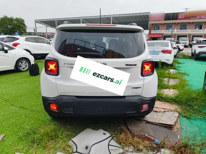 Renegade 2018 180T AT photo 3
