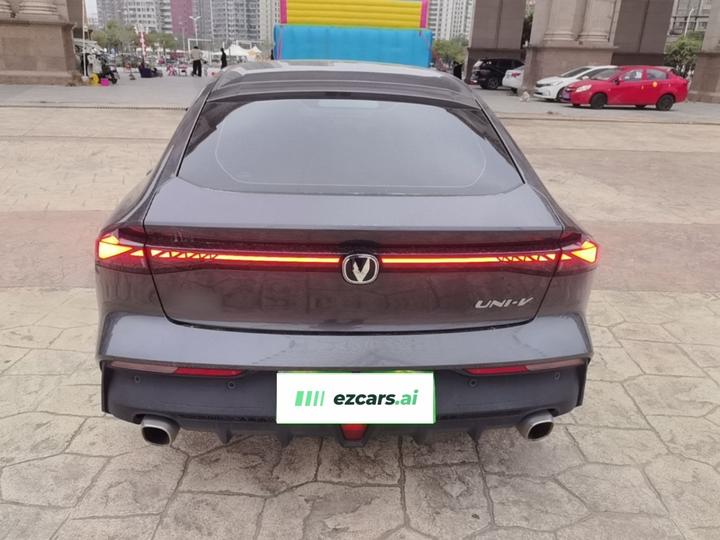 UNI-V 2022 1.5T Excellence photo 3