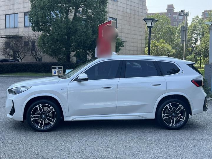 X1 2023 sDrive25Li M Sport Package photo 4