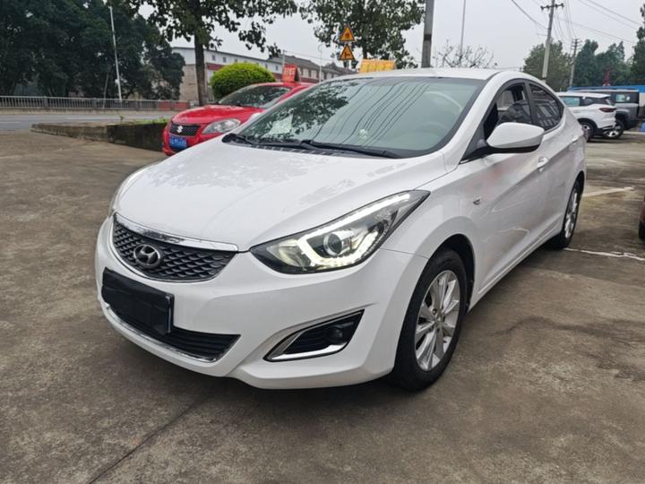 Elantra 2016 1.6L AT Smart