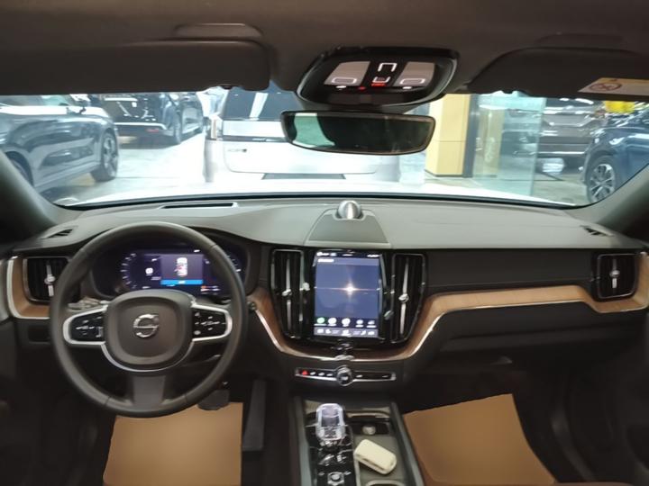 XC60 EV 2024 T8 PHEV Long Range AWD Luxury photo 4
