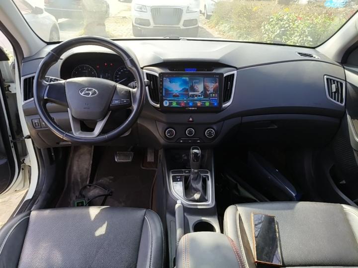 ix25 2015 1.6L AT RWD Smart GLS photo 2