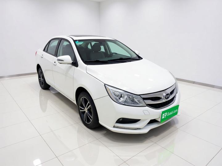 2015 1.5L MT Luxury photo 3