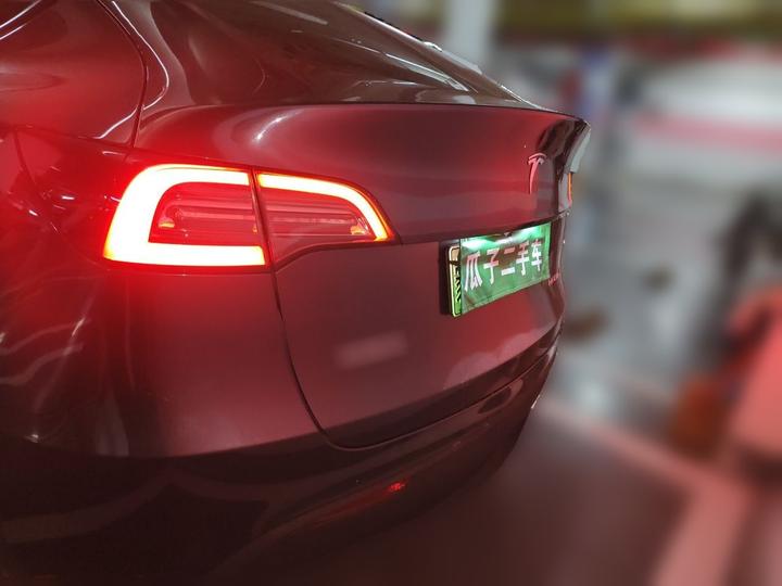 Model Y 2024 RWD photo 3