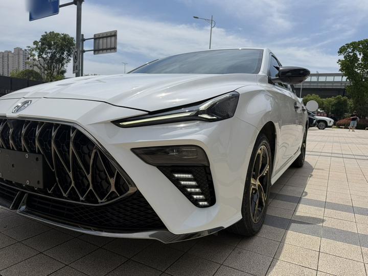 MG5 2022 1.5T Luxury photo 2