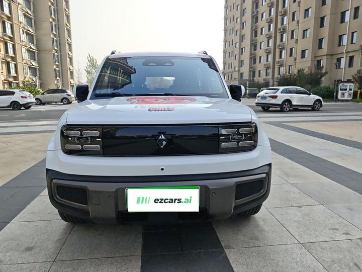 Plus 2025 Smart Premium 5-Seater photo 4