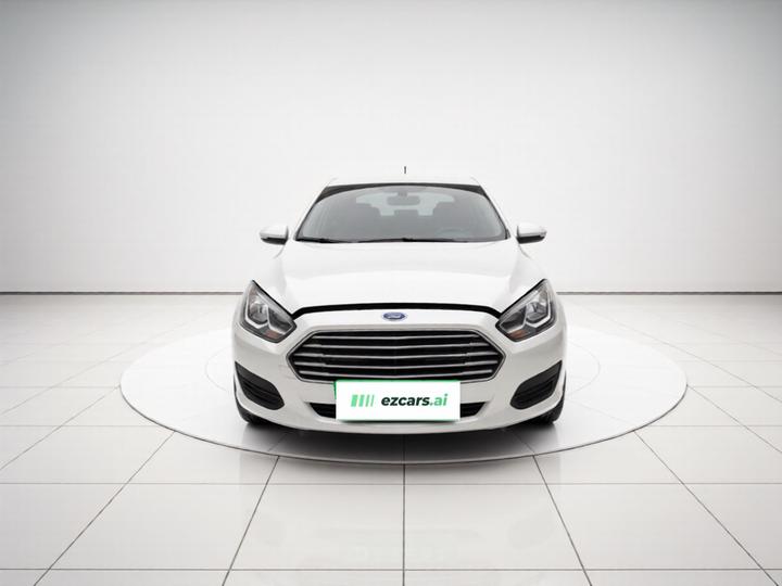 Escort 2019 Facelift 1.5L AT China VI photo 2