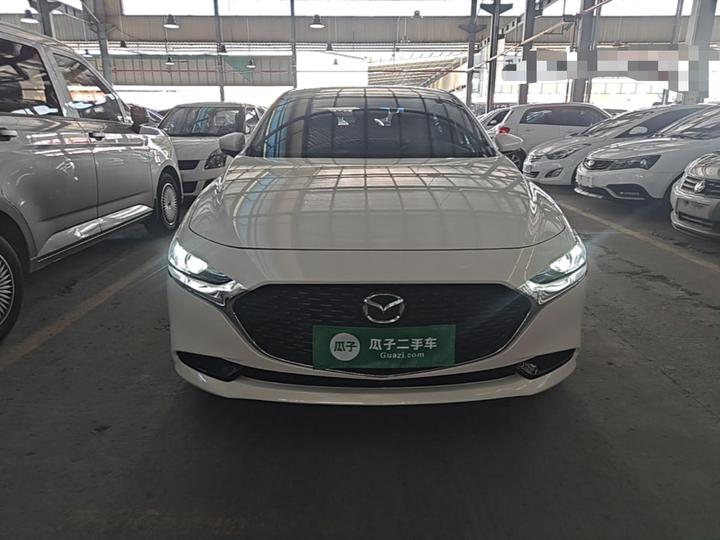 3 Axela 2023 2.0L AT photo 2