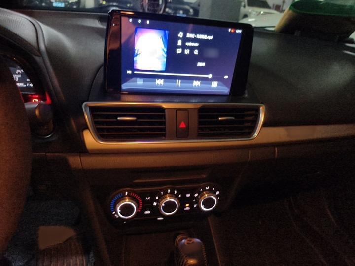 3 Axela 2014 Sedan 1.5L AT Comfort photo 5