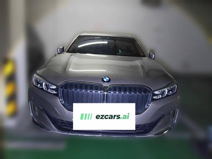 7 Series 2019 730Li Luxury photo 2