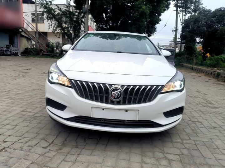 Verano 2016 Hatchback 15S AT Leading photo 2