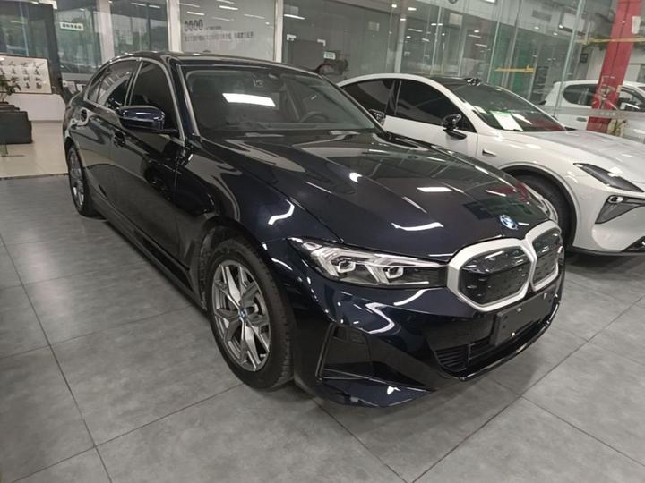 i3 2022 eDrive 35 L photo 3