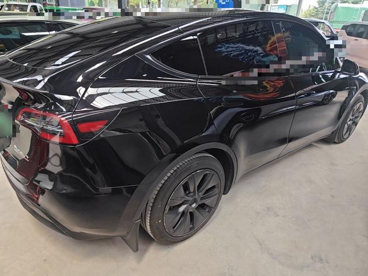 Model Y 2023 RWD photo 4