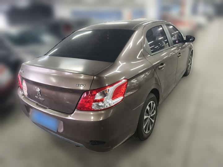 301 2014 1.6L MT Comfort photo 6