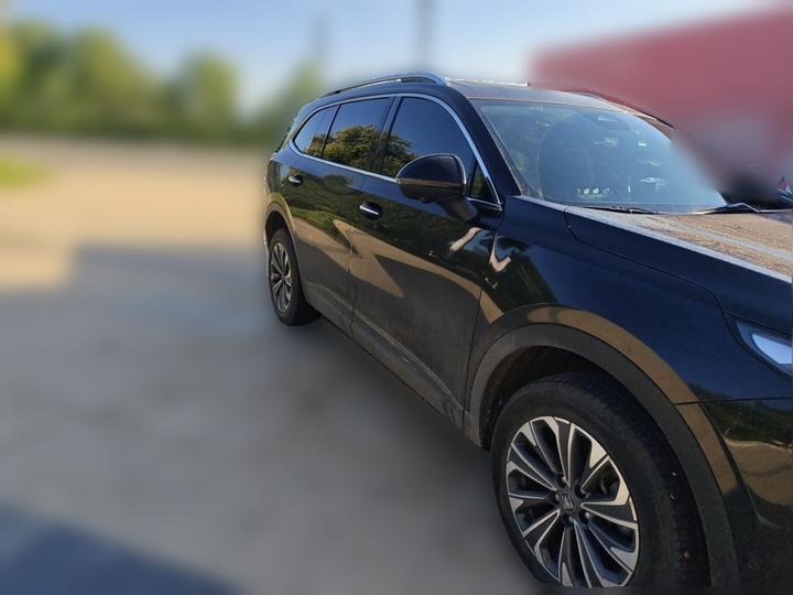 2025 Envision Plus 28T RWD photo 3