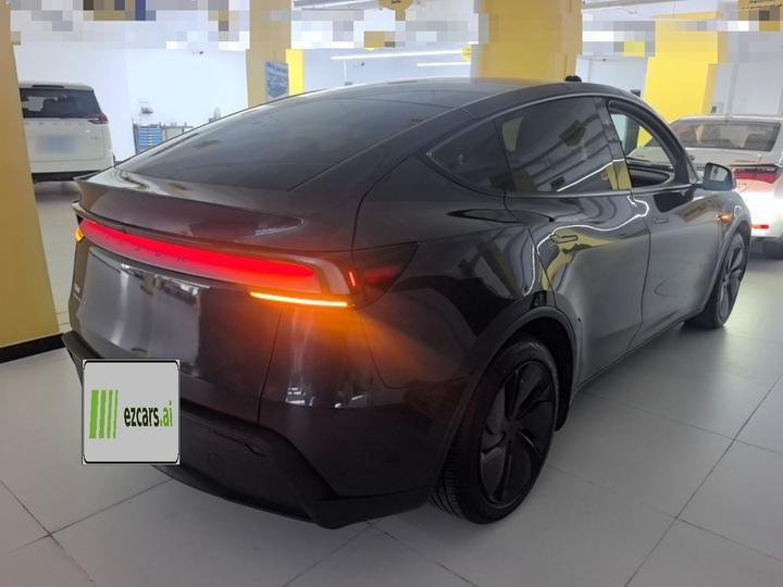 Model Y 2025 RWD photo 4