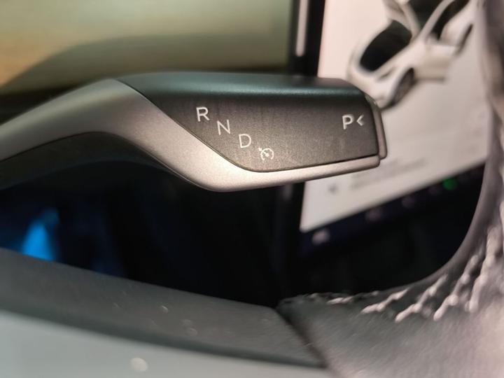 Model Y 2021 Standard Range RWD photo 8