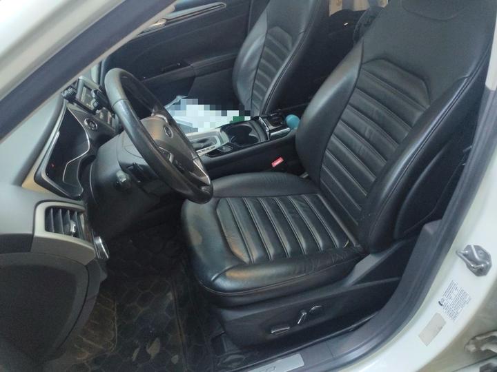Mondeo 2013 2.0L GTDi200 Luxury photo 7