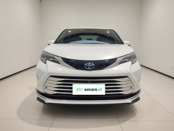 Sienna 2023 2.5L Hybrid Platinum photo 2